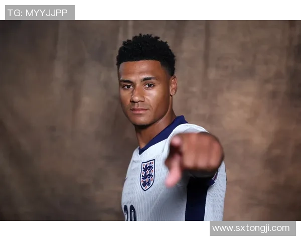 足球明星中的眼镜潮流盘点那些戴眼镜的球员们 足球明星中的眼镜潮流盘点那些戴眼镜的球员们