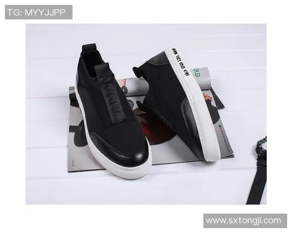 足球明星黑色鞋搭配女生时尚造型的完美演绎与潮流趋势解析 足球明星黑色鞋搭配女生时尚造型的完美演绎与潮流趋势解析